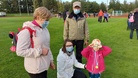 Elli Parikalla olivat tukijoukkoina mummu Auli Turunen, äiti Elina Turunen ja taata Jukka Turunen. Elli haaveilee tulevansa isona yleisurheilijaksi.