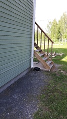 Uudet portaat. Tätä näkymää ei vanhojen portaiden suunnittelija sallinut - että portaat tulevat nurkan ohi.