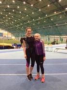 Vauhdin Miisa Turunen sai leirillä valmennusta mm. Suomen parhaalta naiskorkeushyppääjältä Ella Junnilalta.