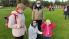 Elli Parikalla olivat tukijoukkoina mummu Auli Turunen, äiti Elina Turunen ja taata Jukka Turunen. Elli haaveilee tulevansa isona yleisurheilijaksi.