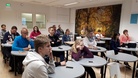 Tuomarikurssille osallistui koululuokallinen yleisurheilun säännöistä kiinnostunutta oppijaa.
